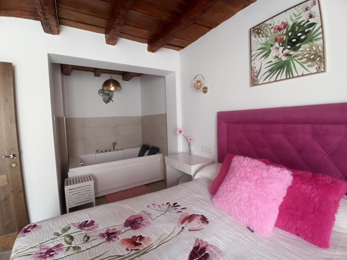 Penafiel Dreams Con Jacuzzi Apartment Exterior photo